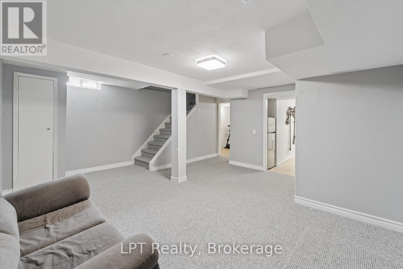 209 Northminster Court, Oshawa, Ontario  L1G 7M6 - Photo 21 - E13089026