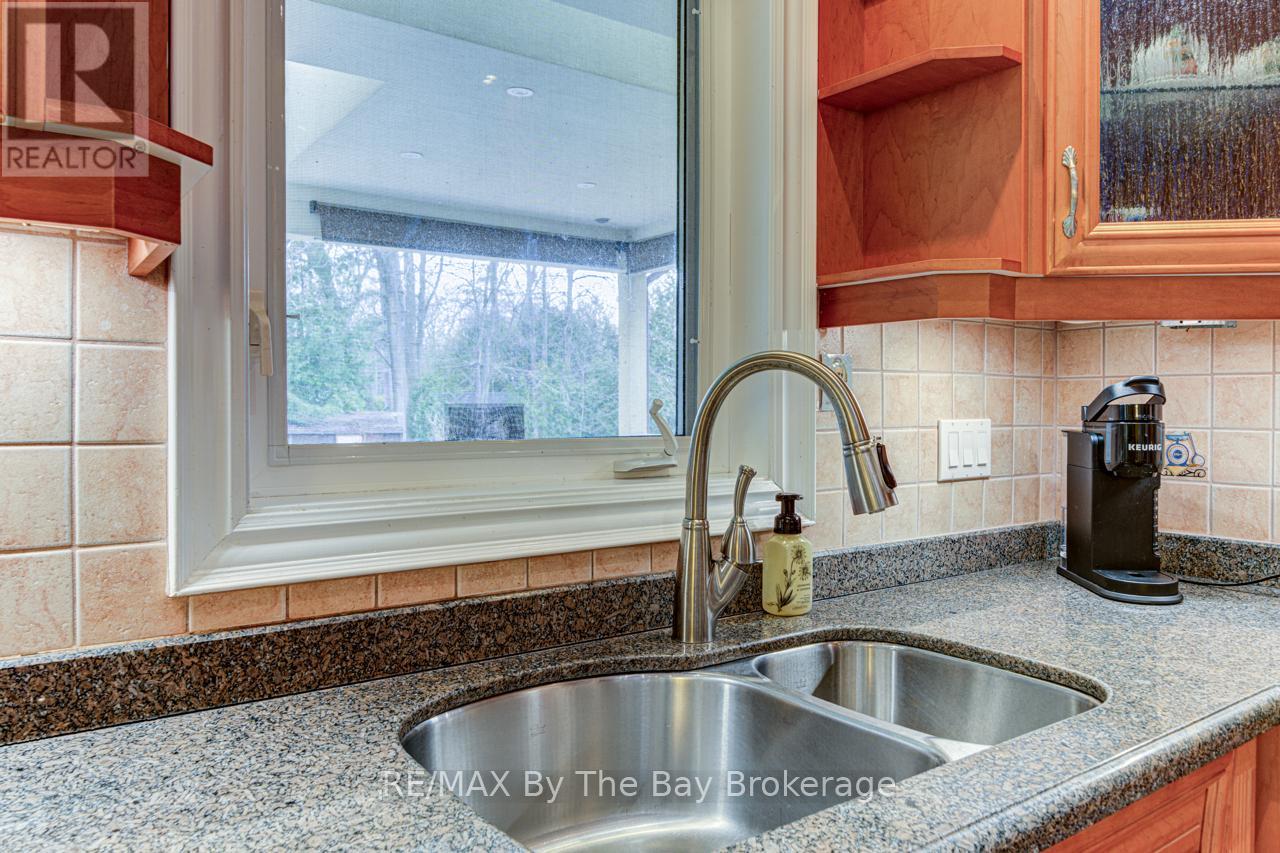 126 29th Street W, Wasaga Beach, Ontario  L9Z 2C9 - Photo 12 - S13089208