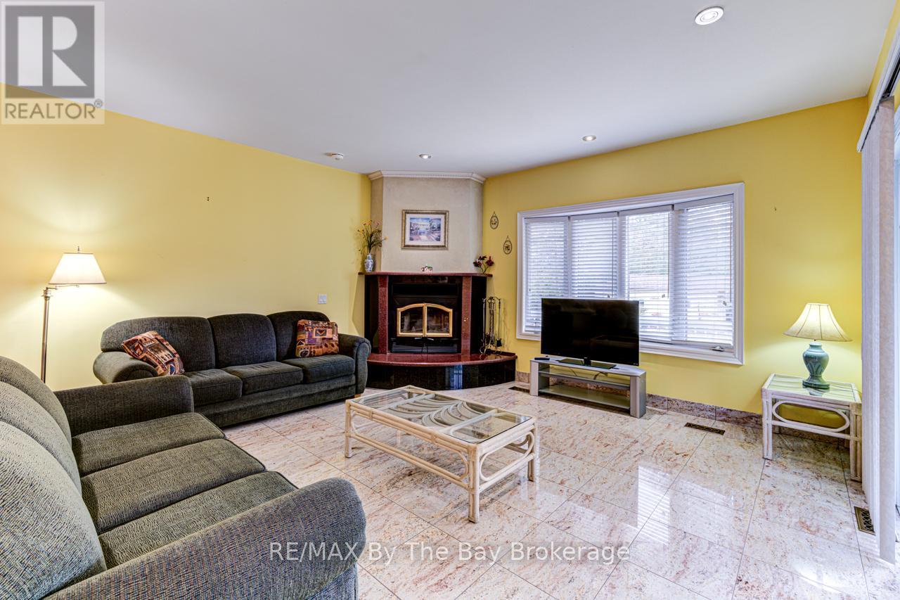 126 29th Street W, Wasaga Beach, Ontario  L9Z 2C9 - Photo 15 - S13089208