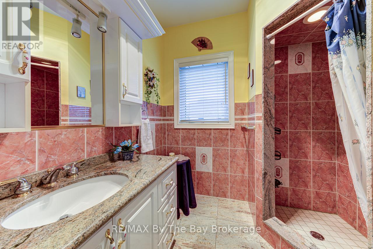 126 29th Street W, Wasaga Beach, Ontario  L9Z 2C9 - Photo 31 - S13089208