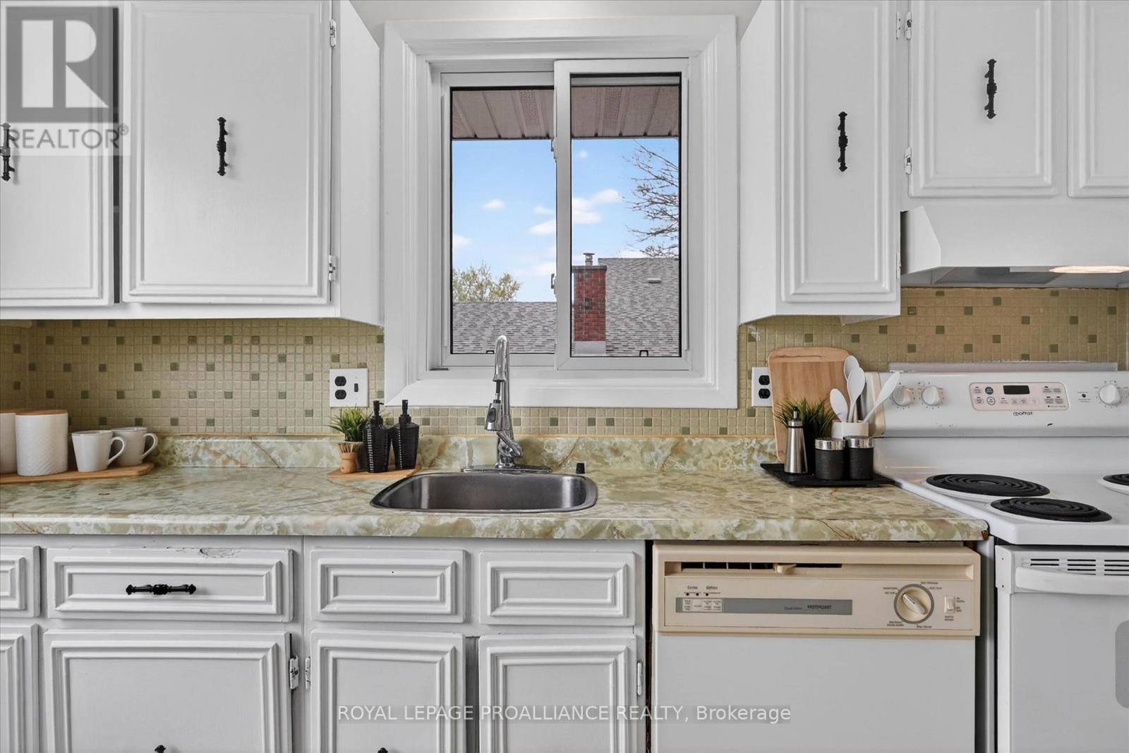 1941 Croftdale Crescent, Peterborough, Ontario  K9K 1J7 - Photo 8 - X13089030