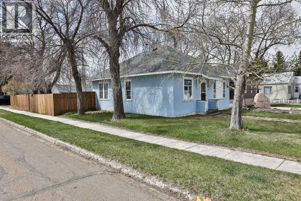 132 3 Avenue Ne, Milk River, Alberta  T0K 1M0 - Photo 2 - A2302086