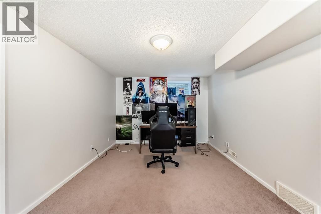 19 Meadowview Road Sw, Calgary, Alberta  T2V 1V9 - Photo 30 - A2299309