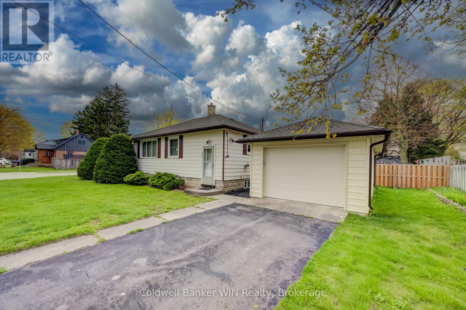 320 Waterloo Street, Wellington North, Ontario  N0G 2L3 - Photo 2 - X13088964