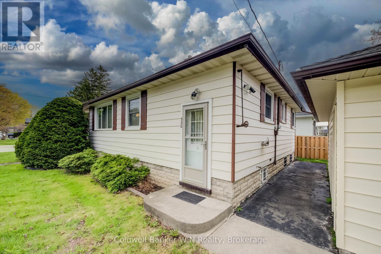 320 Waterloo Street, Wellington North, Ontario  N0G 2L3 - Photo 3 - X13088964