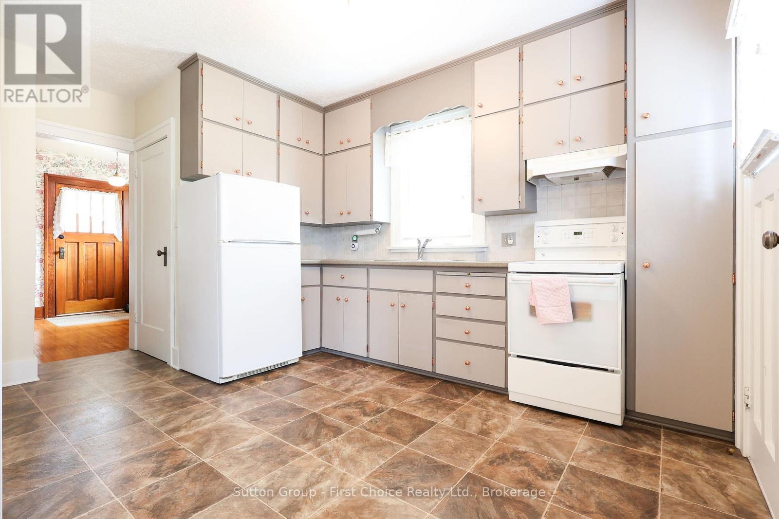 70 Mc Nab Street, Stratford, Ontario  N5A 1Z2 - Photo 10 - X13089248