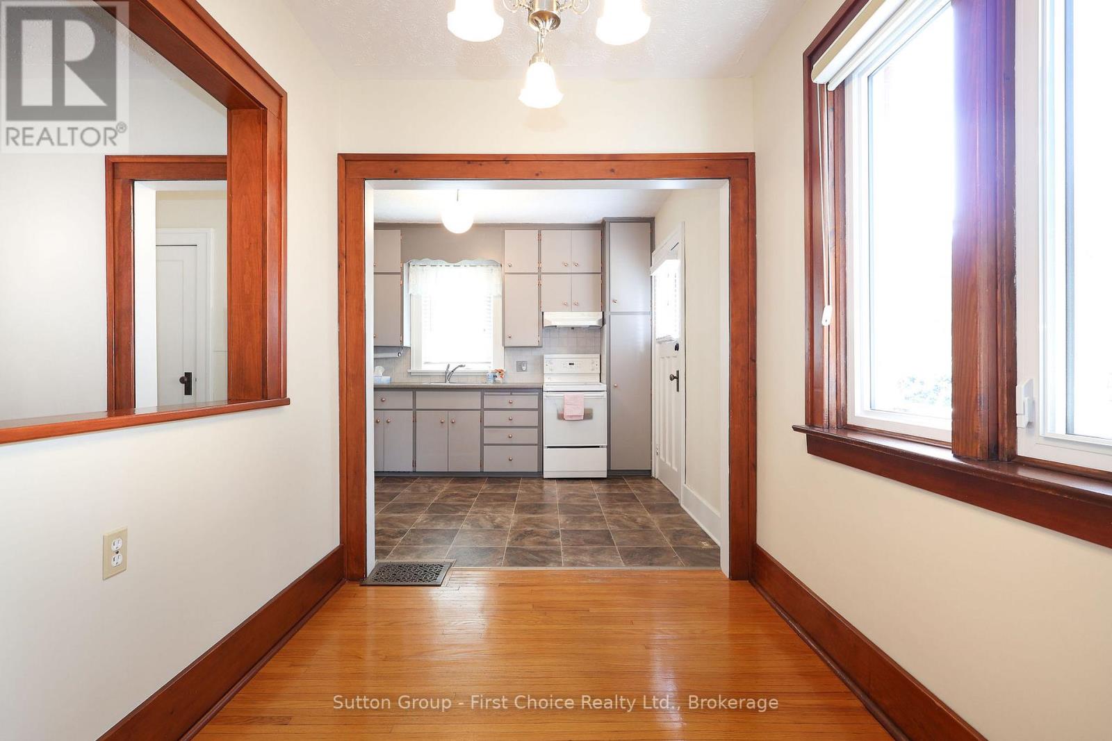 70 Mc Nab Street, Stratford, Ontario  N5A 1Z2 - Photo 11 - X13089248
