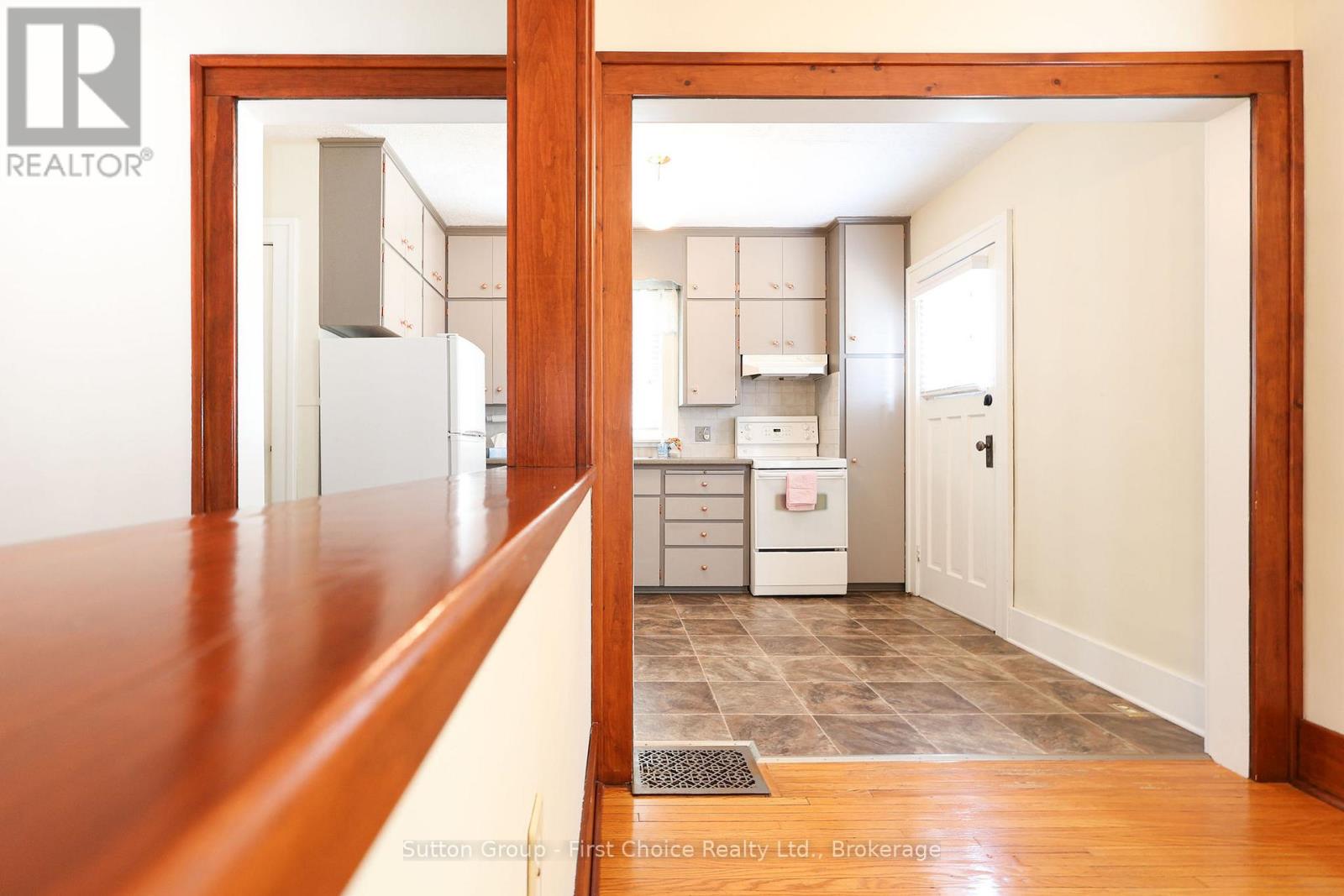 70 Mc Nab Street, Stratford, Ontario  N5A 1Z2 - Photo 12 - X13089248