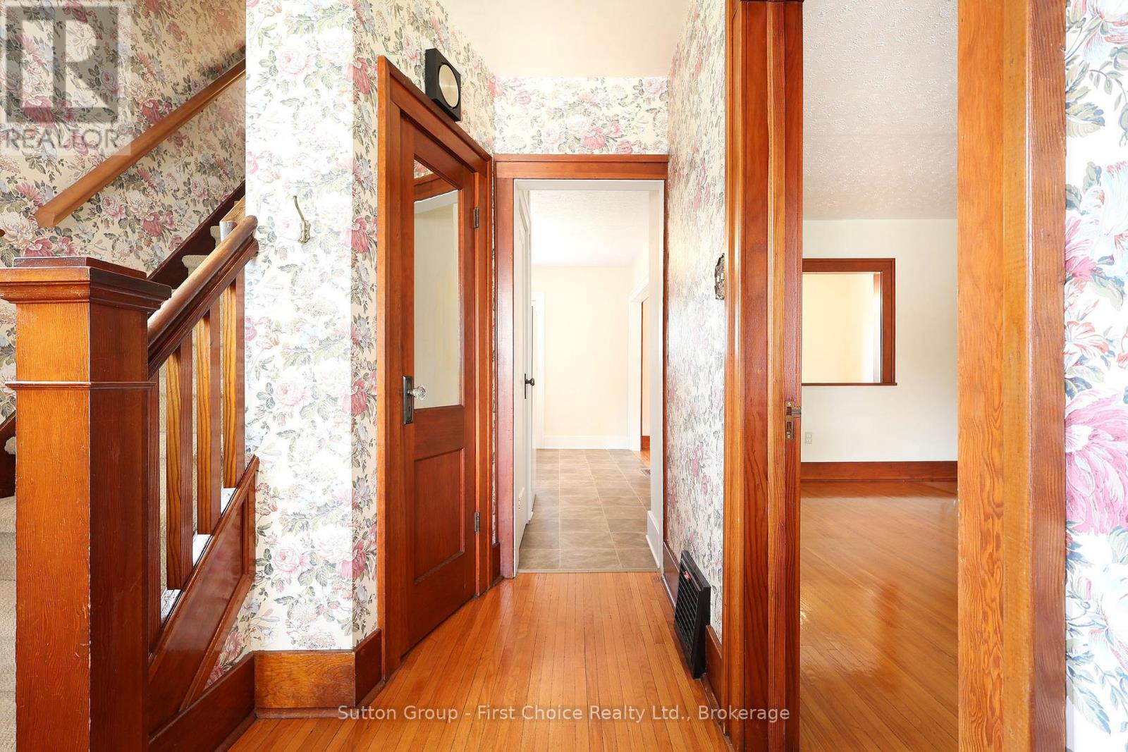 70 Mc Nab Street, Stratford, Ontario  N5A 1Z2 - Photo 6 - X13089248