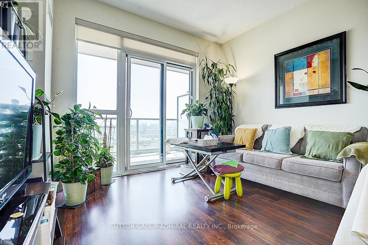 1413 - 35 Brian Peck Crescent, Toronto, Ontario  M4G 0A5 - Photo 2 - C13088820