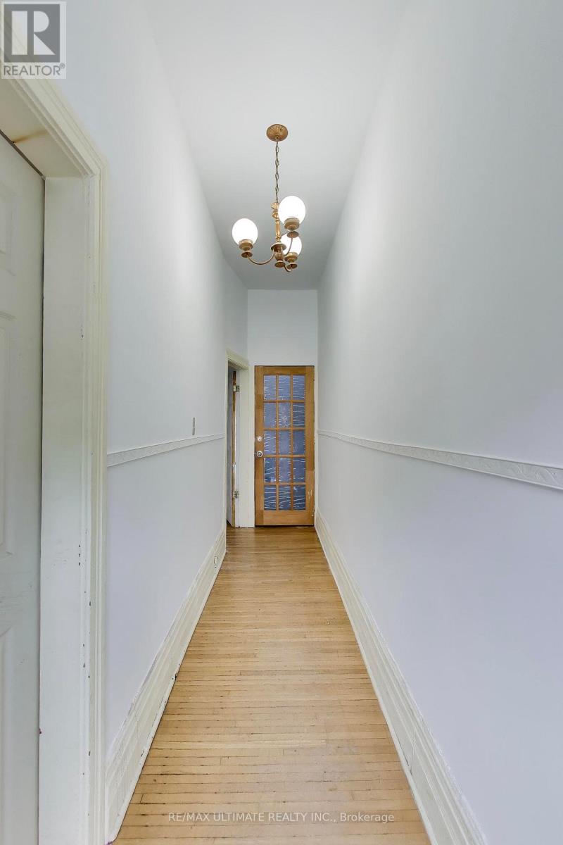 35 Manning Avenue, Toronto, Ontario  M6J 2K3 - Photo 3 - C13088934