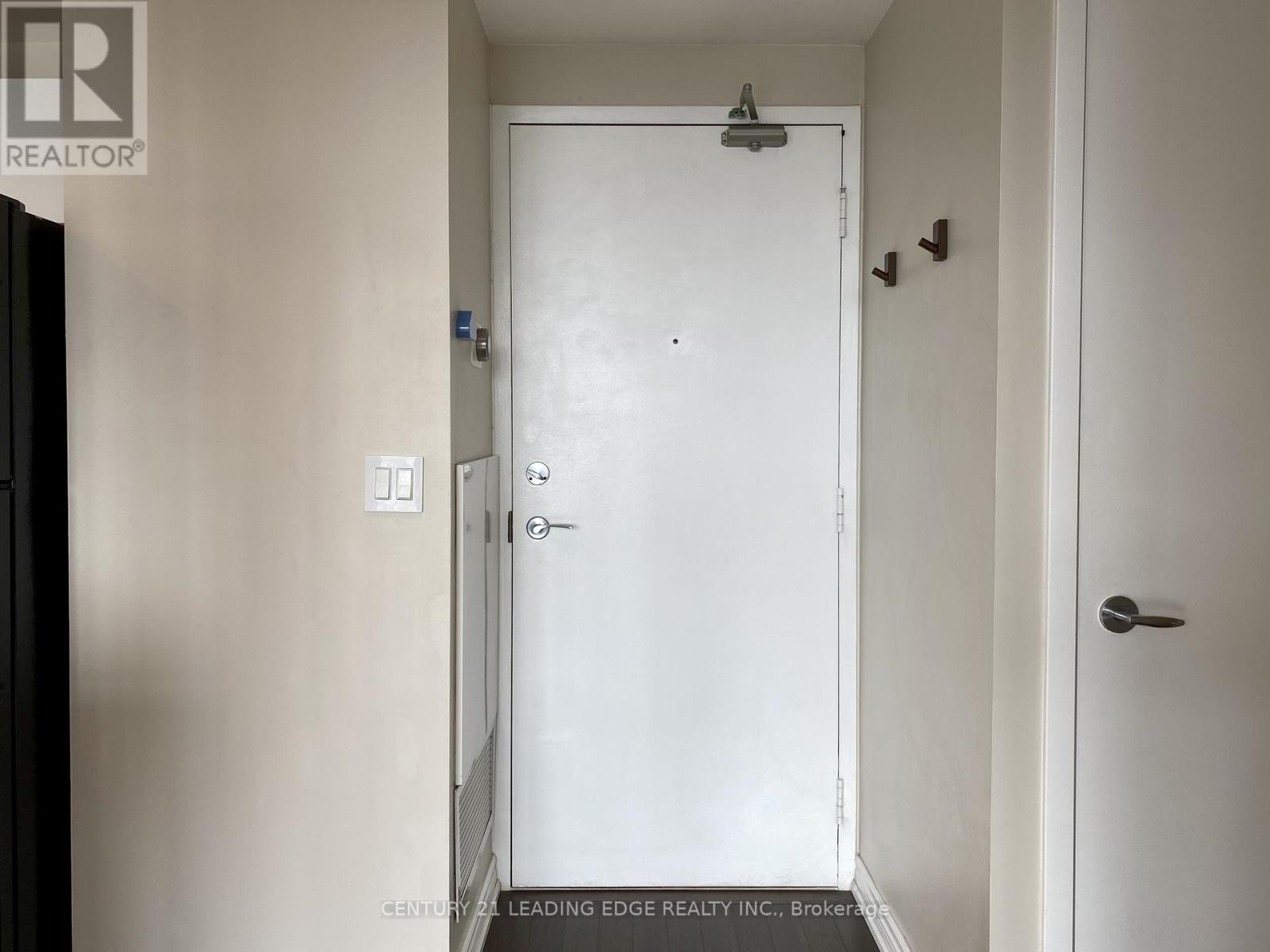 2402 - 281 Mutual Street, Toronto, Ontario  M4Y 1X6 - Photo 13 - C13088954