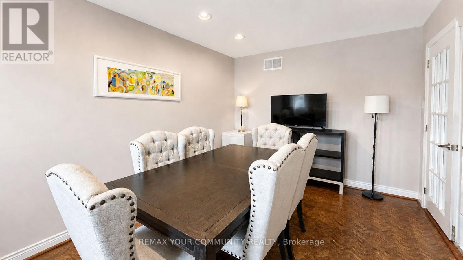 Main - 7 Digby Court, Toronto, Ontario  M2R 2X5 - Photo 11 - C13089178