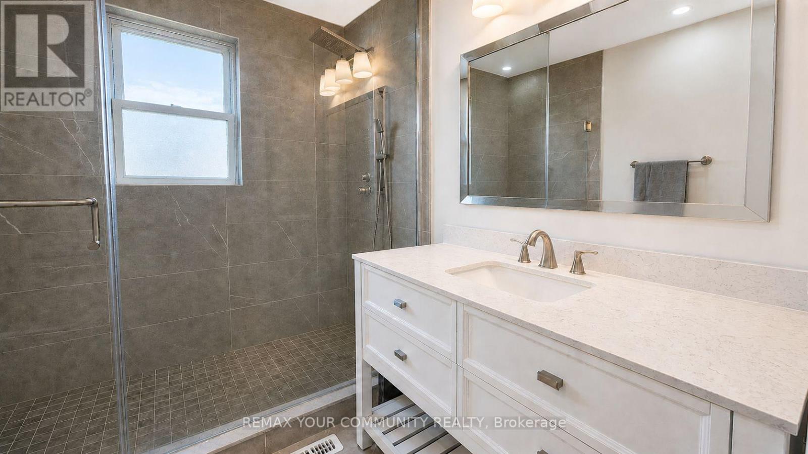 Main - 7 Digby Court, Toronto, Ontario  M2R 2X5 - Photo 18 - C13089178