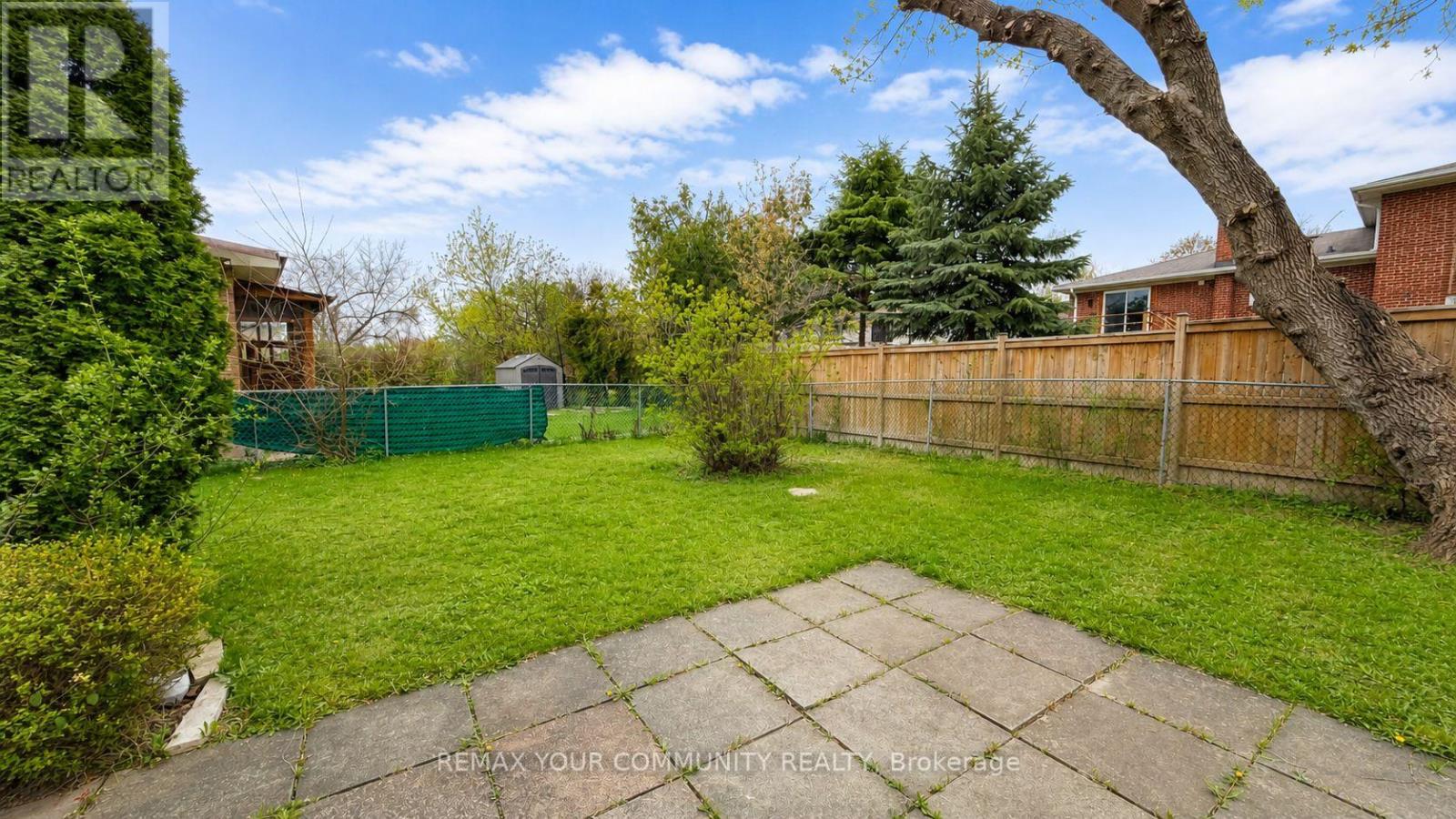 Main - 7 Digby Court, Toronto, Ontario  M2R 2X5 - Photo 31 - C13089178
