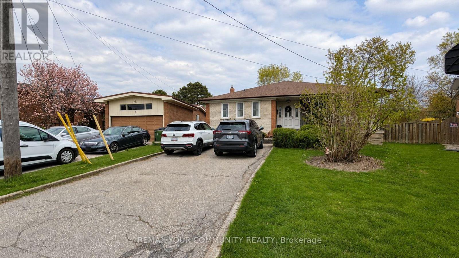 Main - 7 Digby Court, Toronto, Ontario  M2R 2X5 - Photo 32 - C13089178