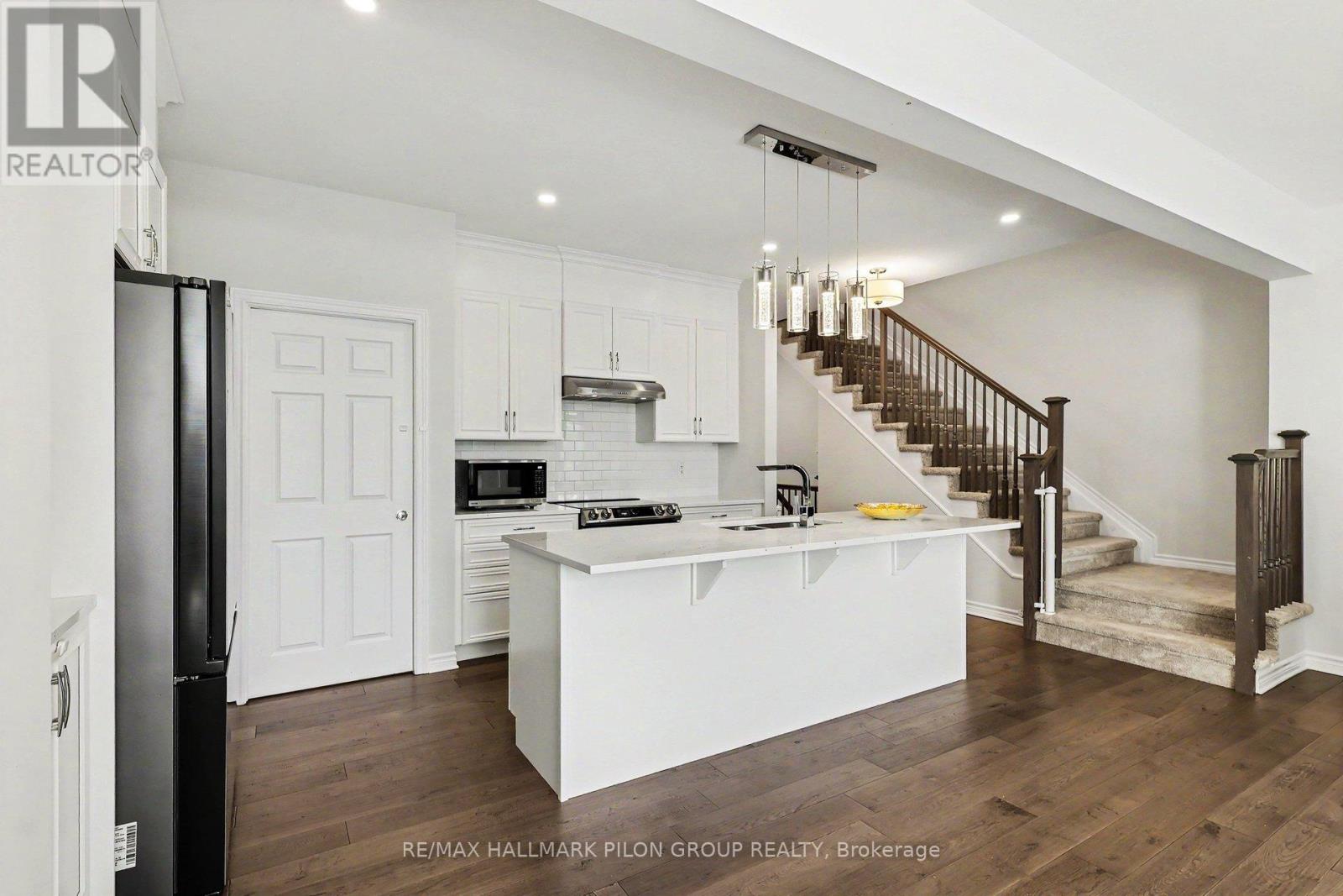 396 Ventoux Avenue, Ottawa, Ontario  K4A 5L9 - Photo 4 - X13088880