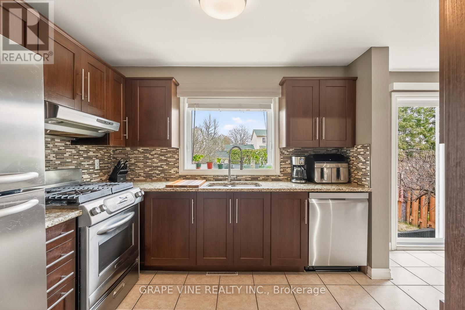 292 Du Grand Bois Avenue, Ottawa, Ontario  K1E 2S6 - Photo 18 - X13088952