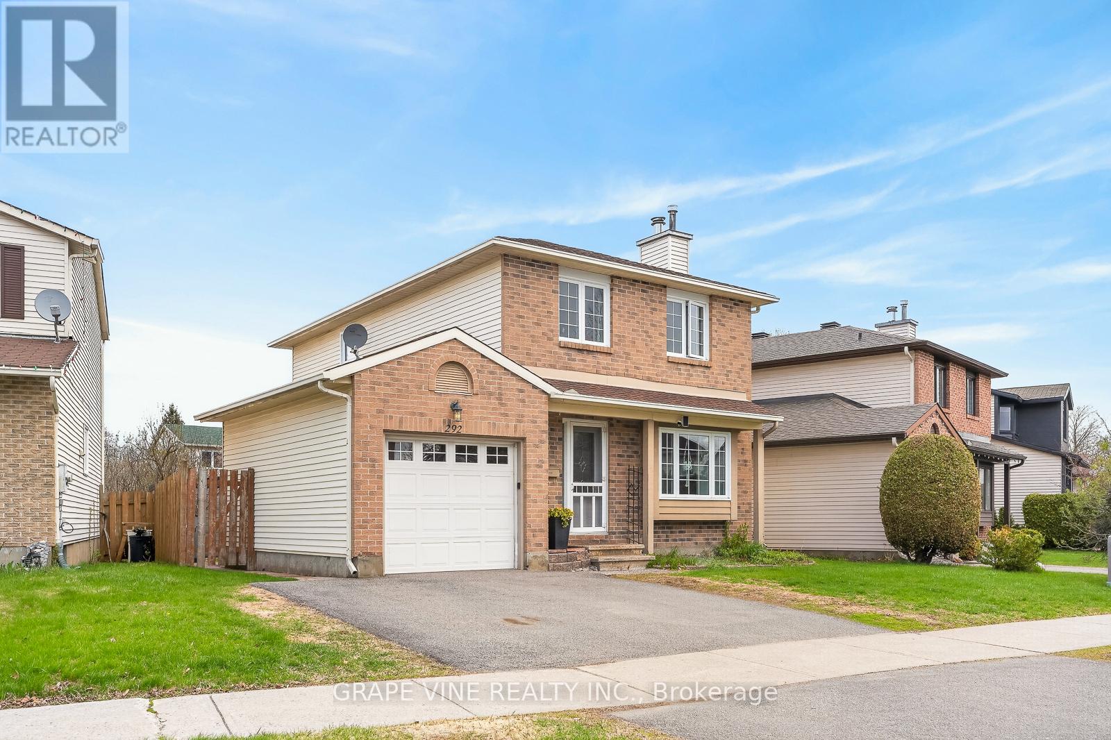 292 Du Grand Bois Avenue, Ottawa, Ontario  K1E 2S6 - Photo 2 - X13088952