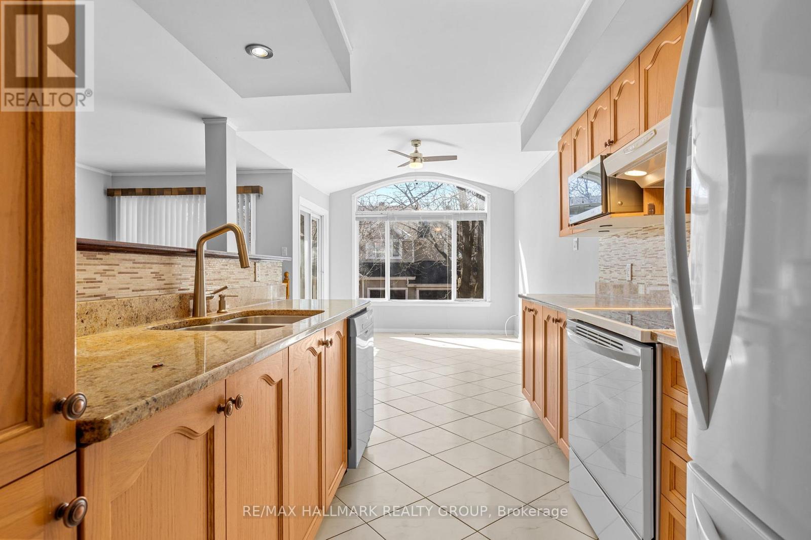 16 Maxton Private, Ottawa, Ontario  K1J 1J2 - Photo 11 - X13089110