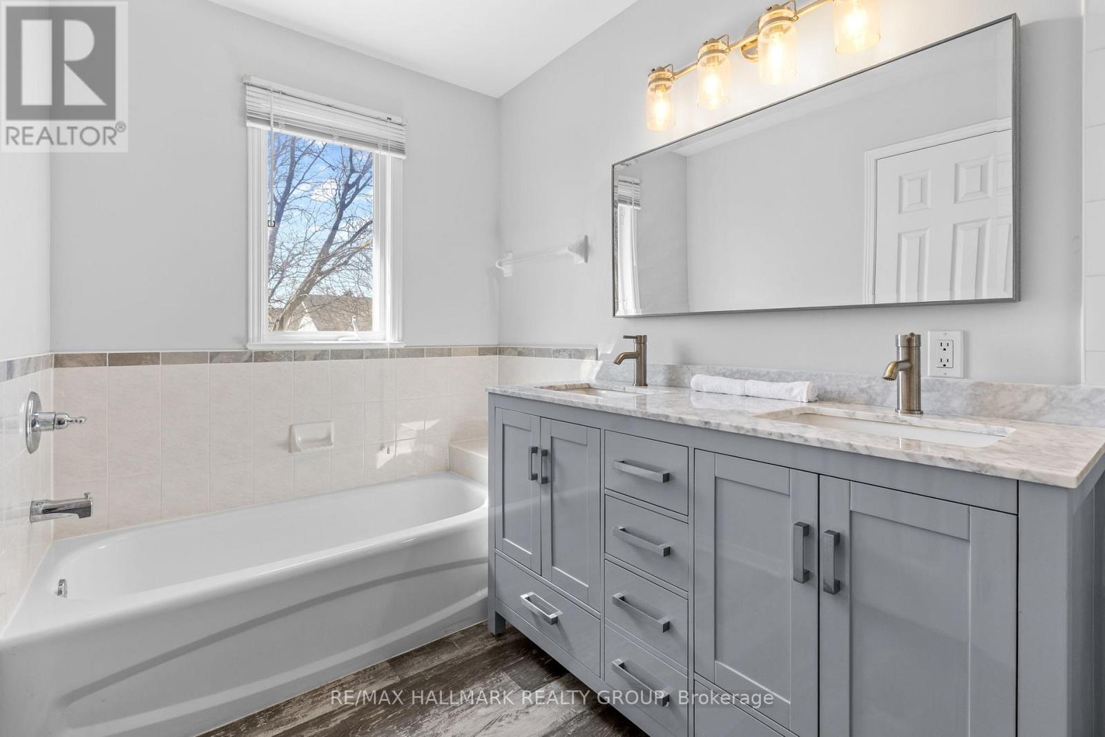 16 Maxton Private, Ottawa, Ontario  K1J 1J2 - Photo 19 - X13089110