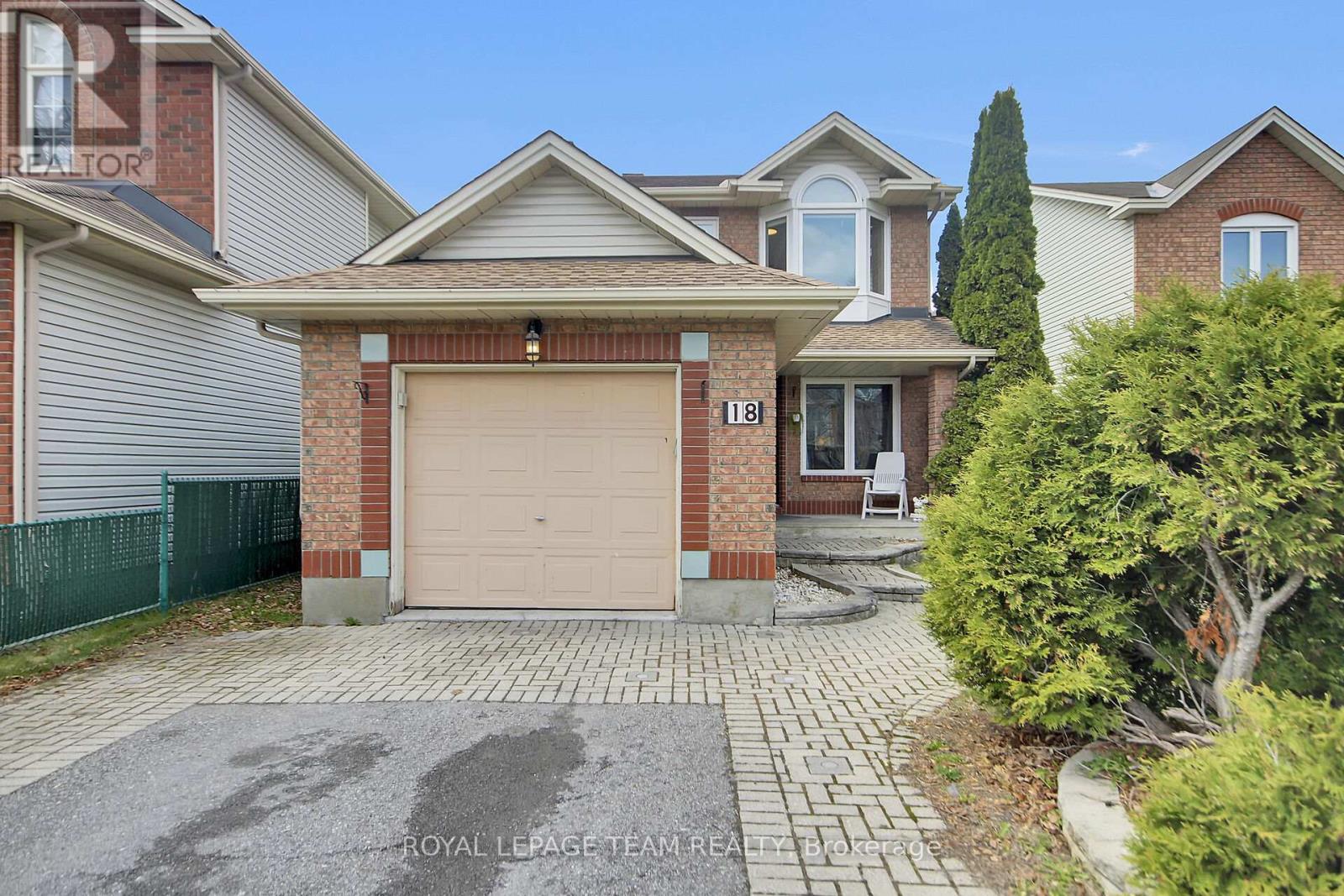 18 LONGSHIRE CIRCLE, Ottawa, Ontario