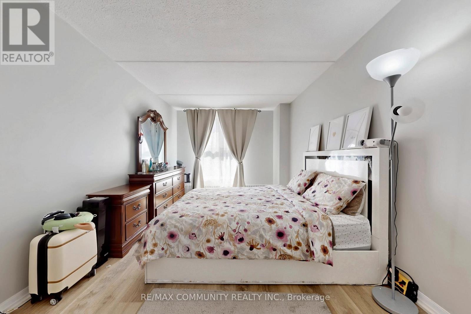 213 - 2 Glamorgan Avenue N, Toronto, Ontario  M1P 2M8 - Photo 23 - E13089132
