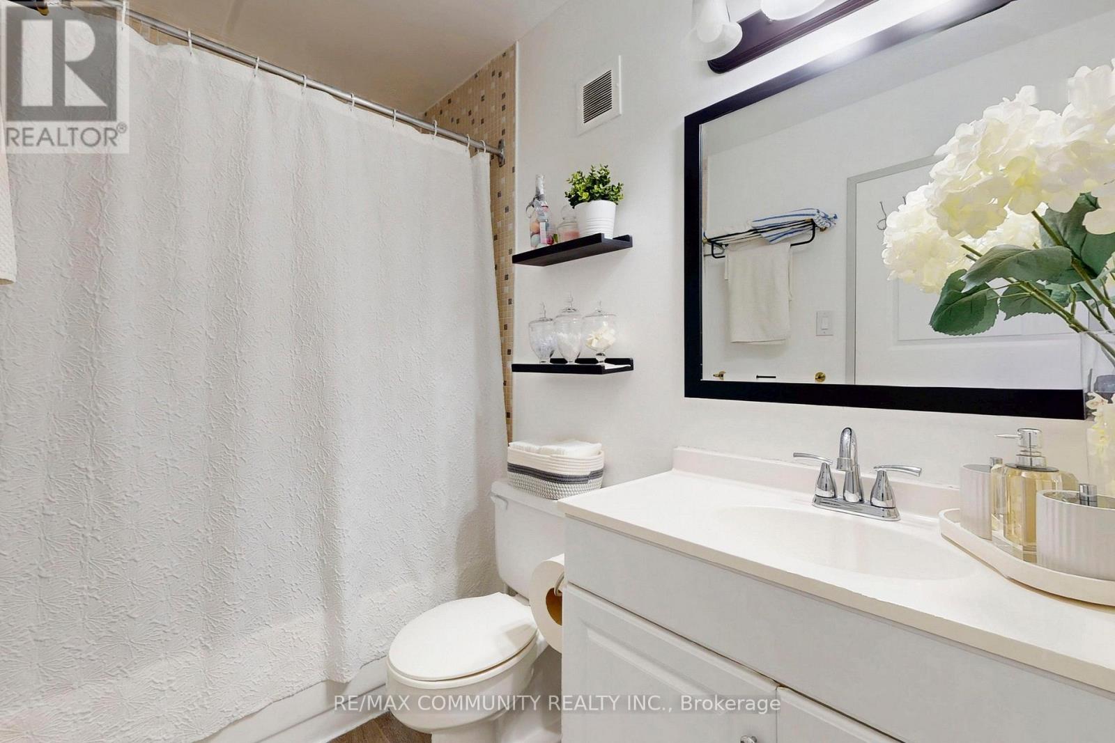 213 - 2 Glamorgan Avenue N, Toronto, Ontario  M1P 2M8 - Photo 27 - E13089132