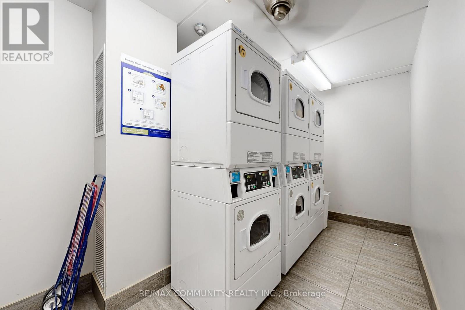 213 - 2 Glamorgan Avenue N, Toronto, Ontario  M1P 2M8 - Photo 47 - E13089132