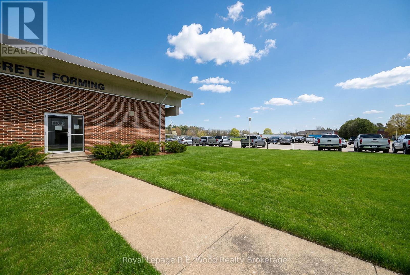 4 Elm Street, Tillsonburg, Ontario  N4G 0C4 - Photo 2 - X13089042