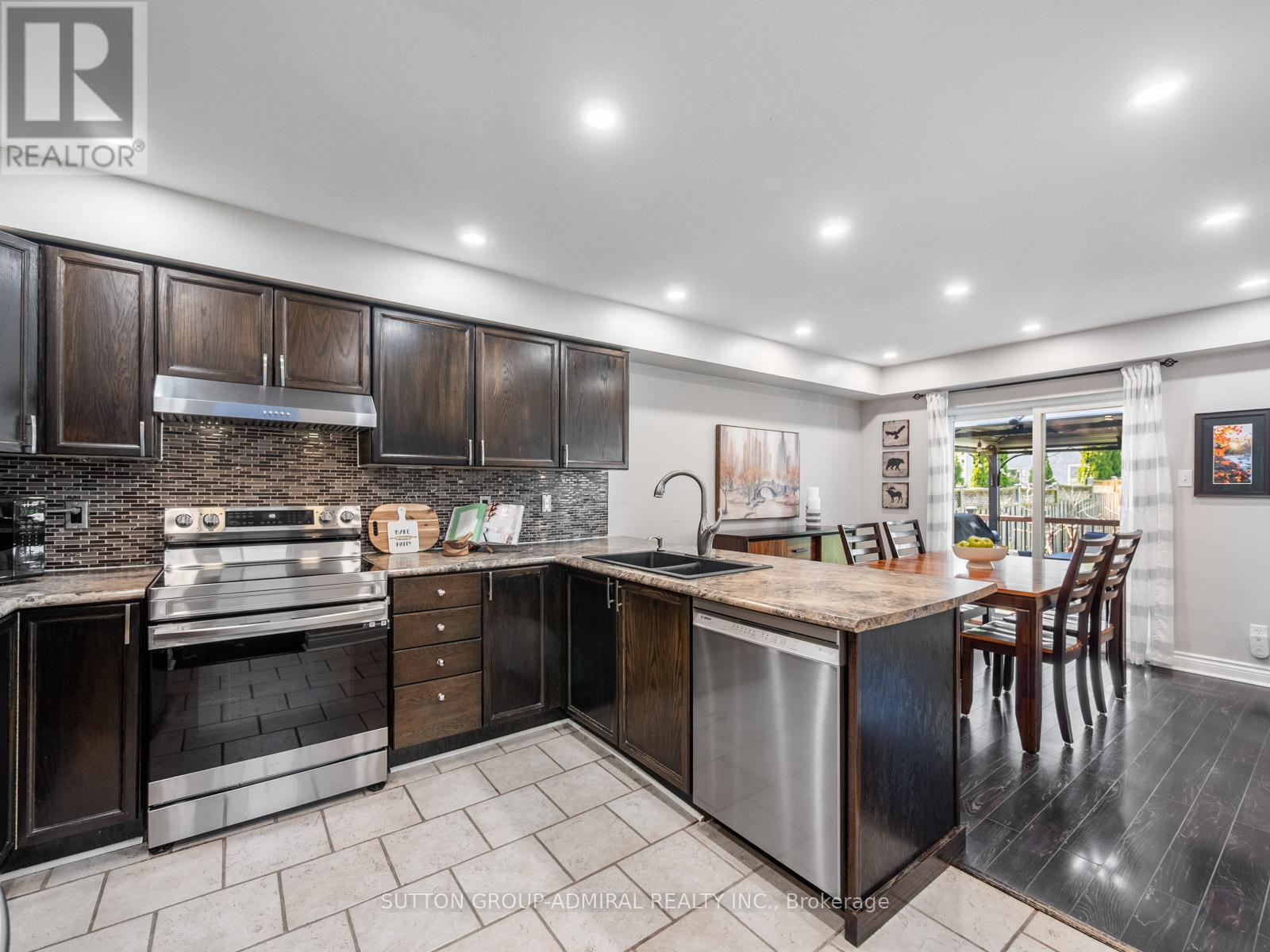 52 Longview Drive, Bradford West Gwillimbury, Ontario  L3Z 2H3 - Photo 9 - N13088876