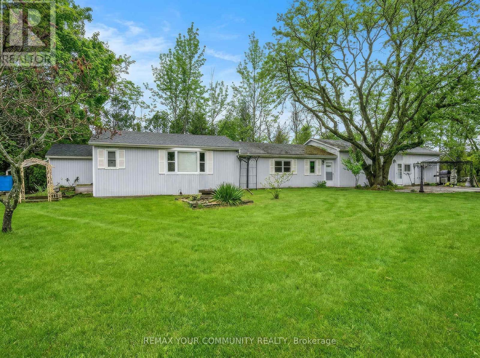 696 Catering Road S, Georgina, Ontario  L0E 1R0 - Photo 2 - N13089214