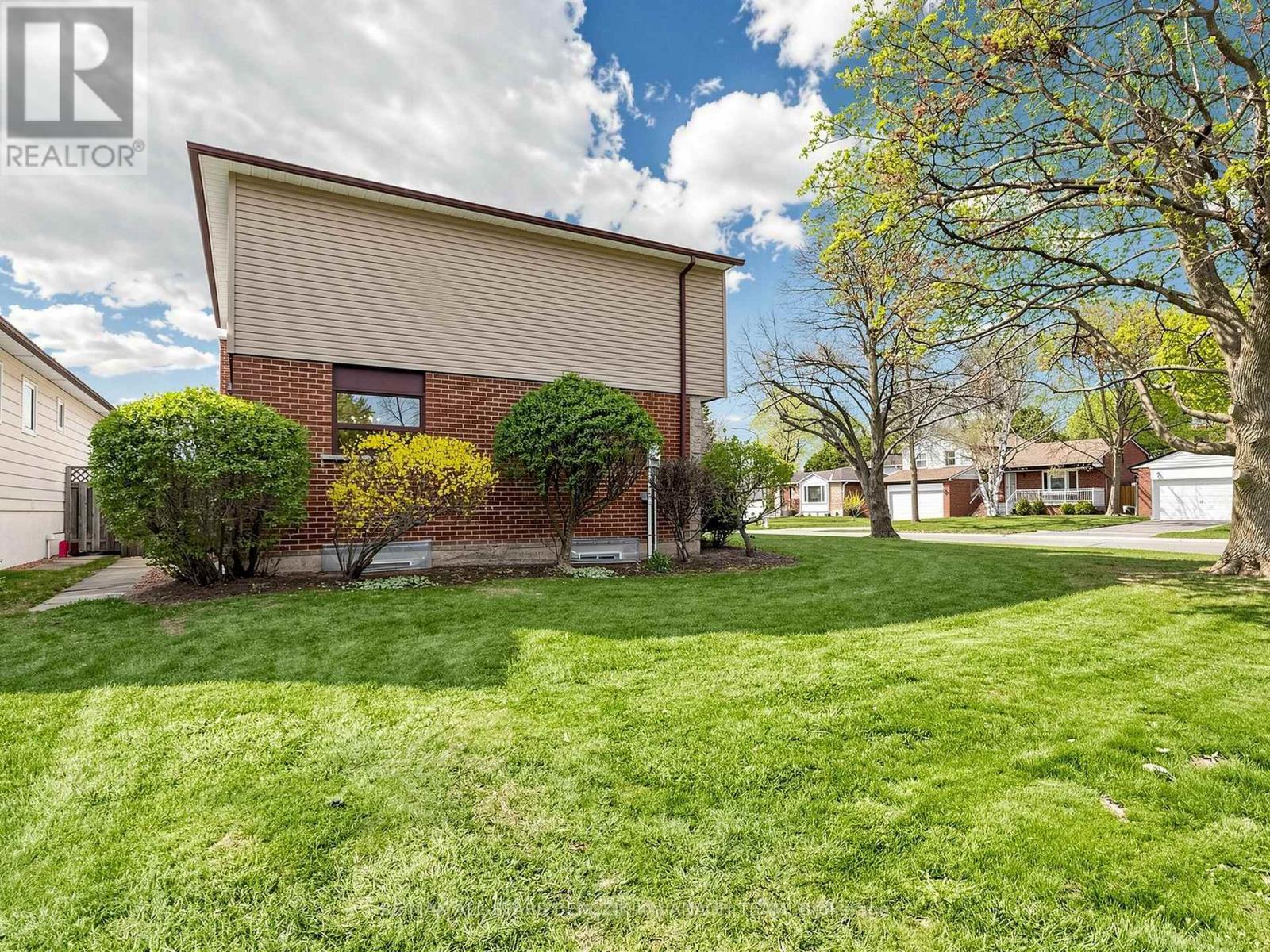 32 Pringle Avenue, Markham, Ontario  L3P 2P4 - Photo 24 - N13089226