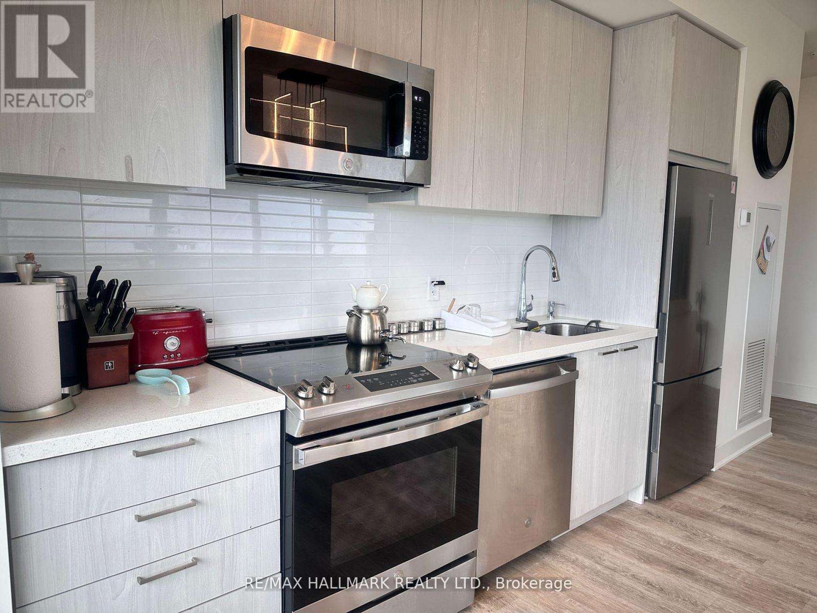 1104 - 185 Deerfield Road, Newmarket, Ontario  L3Y 0G7 - Photo 7 - N13089230