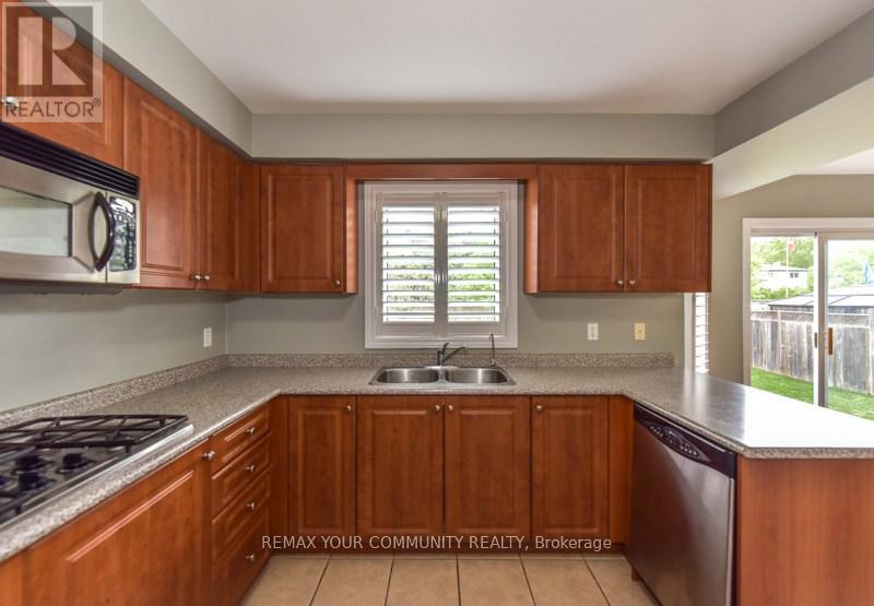 110 Ruffet Drive, Barrie, Ontario  L4N 0N6 - Photo 6 - S13088828