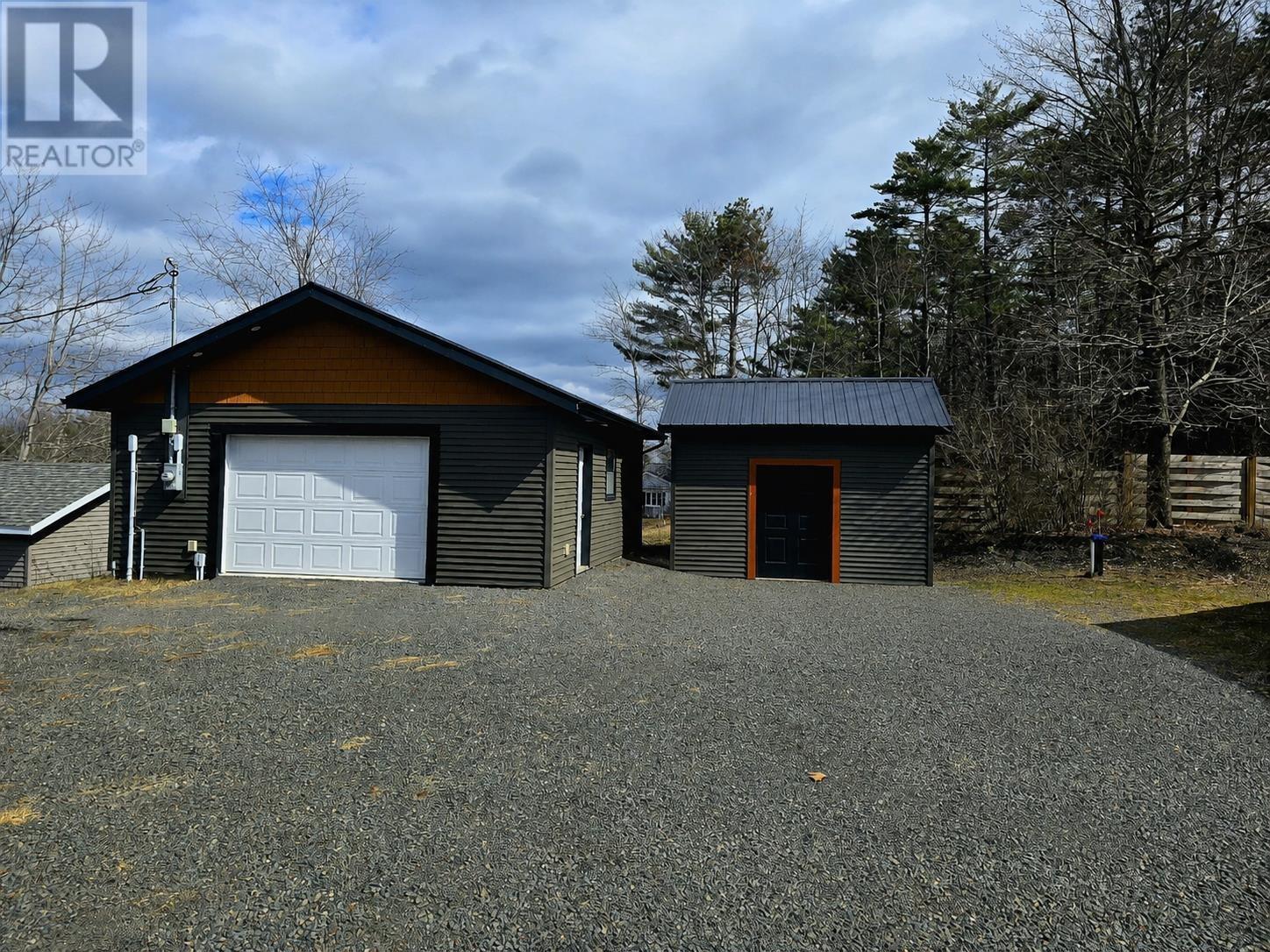 6672 Highway 1, Coldbrook, Nova Scotia  B4R 1B7 - Photo 2 - 202602074