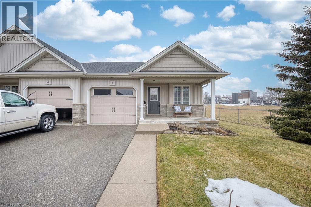 1 SUNNYDALE Court, Smithville, Ontario