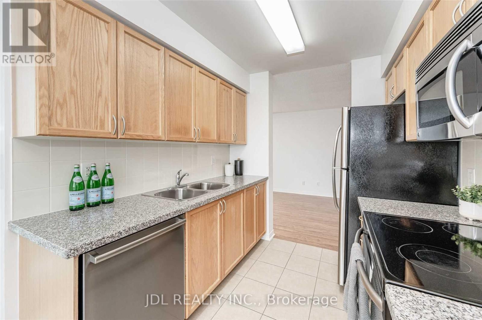 1703 - 4850 Glen Erin Drive, Mississauga, Ontario  L5M 7S1 - Photo 7 - W13088868