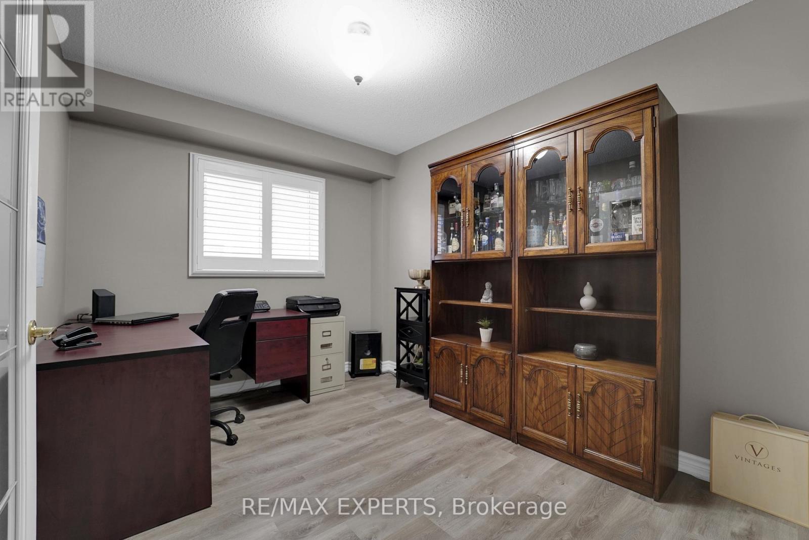 8 Chickadee Crescent, Brampton, Ontario  L6Z 3L5 - Photo 12 - W13088974