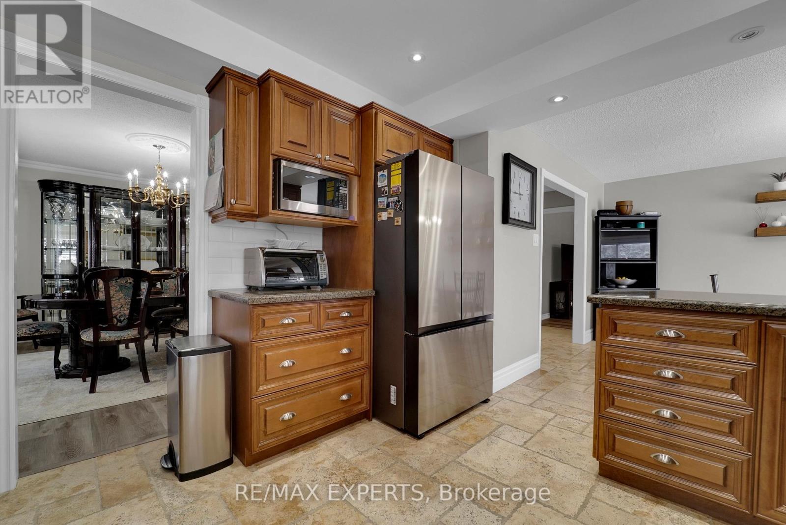 8 Chickadee Crescent, Brampton, Ontario  L6Z 3L5 - Photo 22 - W13088974