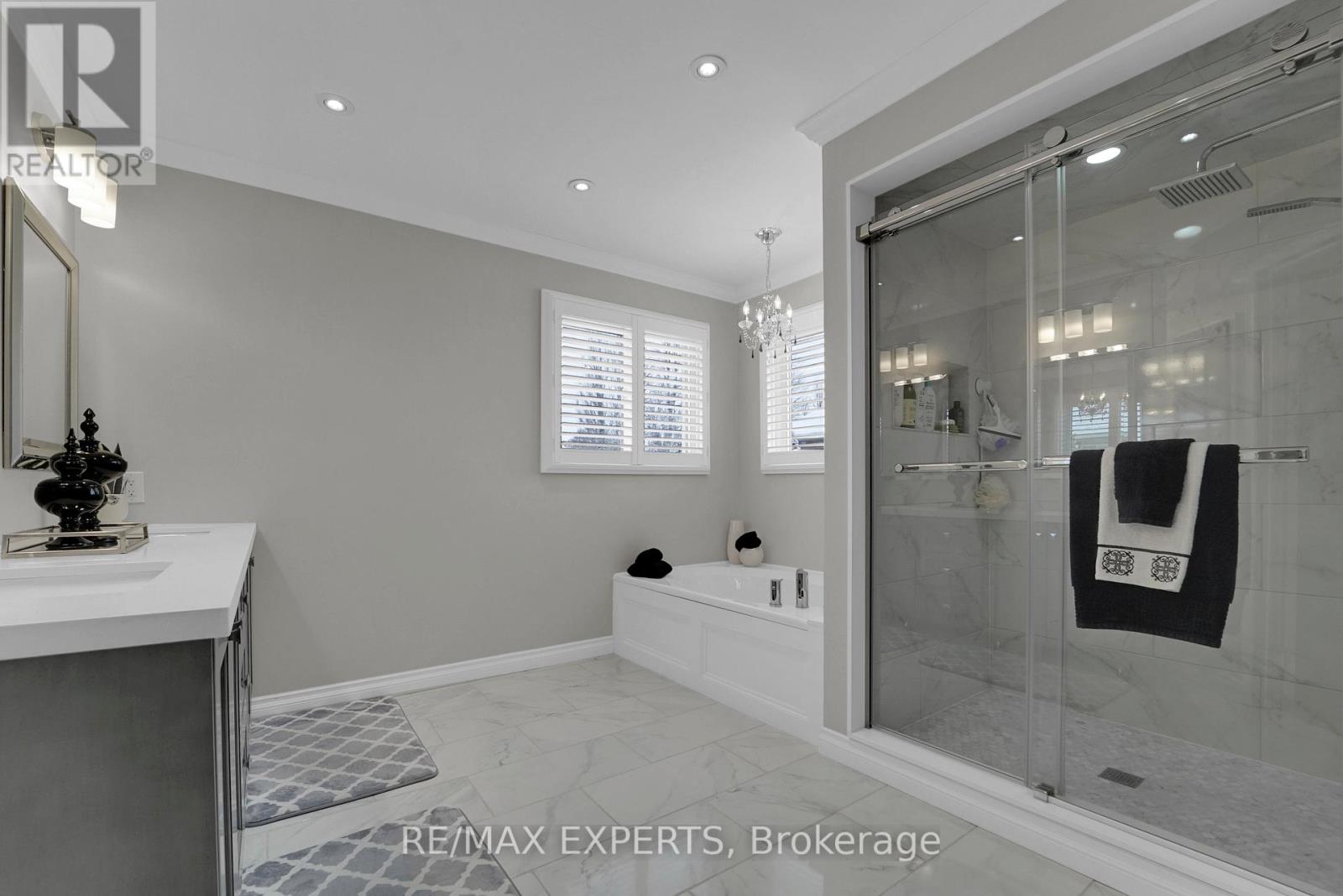 8 Chickadee Crescent, Brampton, Ontario  L6Z 3L5 - Photo 32 - W13088974