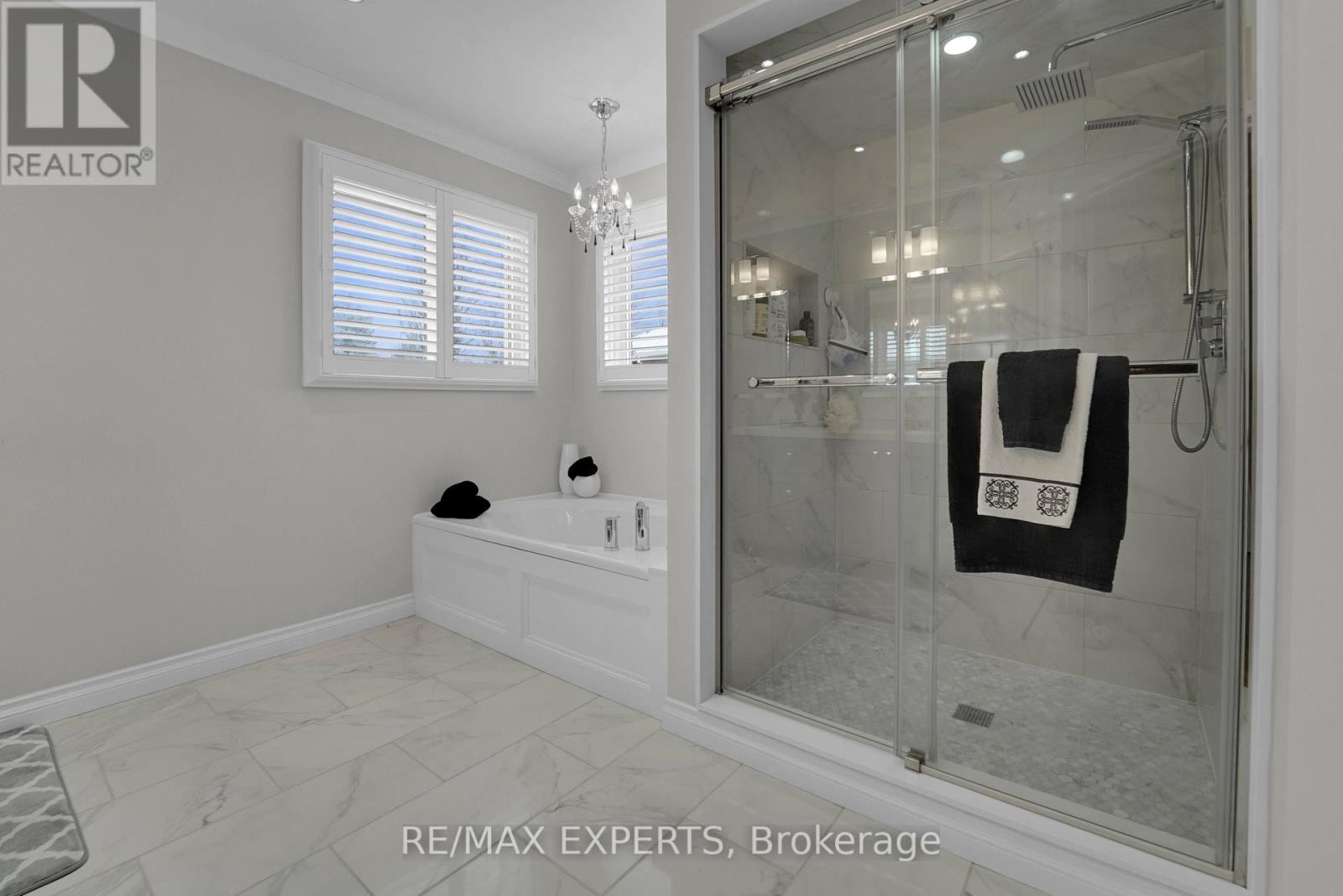 8 Chickadee Crescent, Brampton, Ontario  L6Z 3L5 - Photo 35 - W13088974