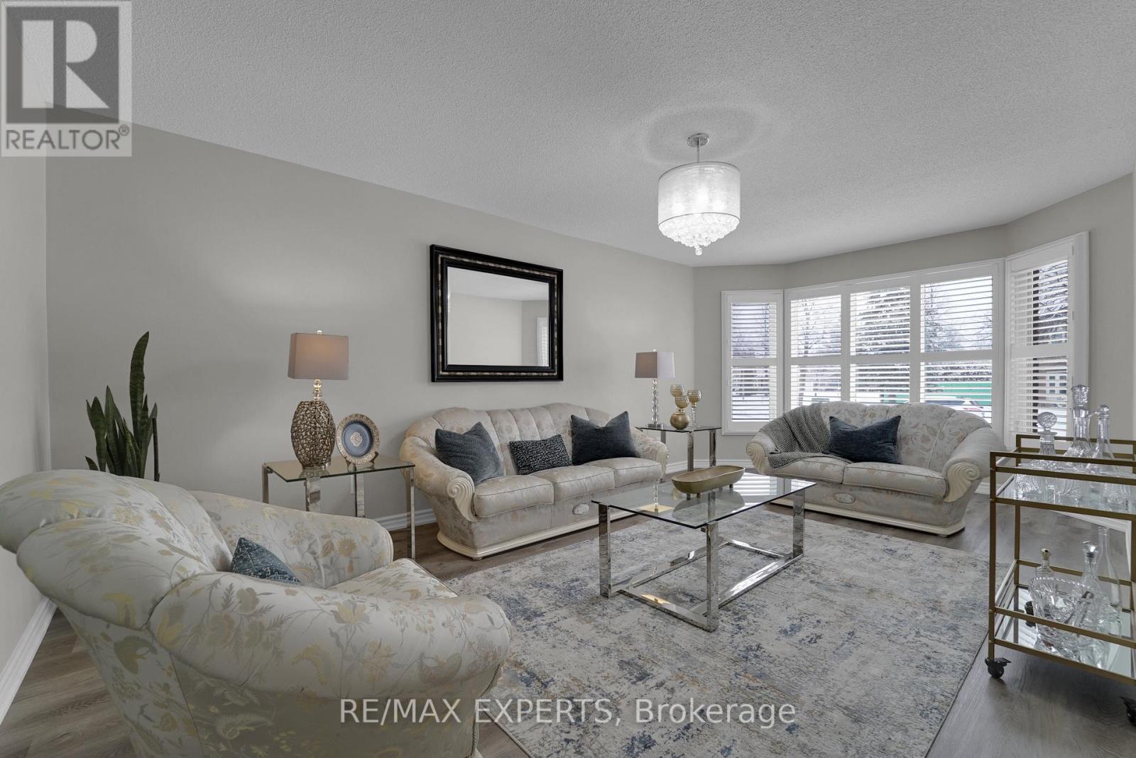 8 Chickadee Crescent, Brampton, Ontario  L6Z 3L5 - Photo 8 - W13088974