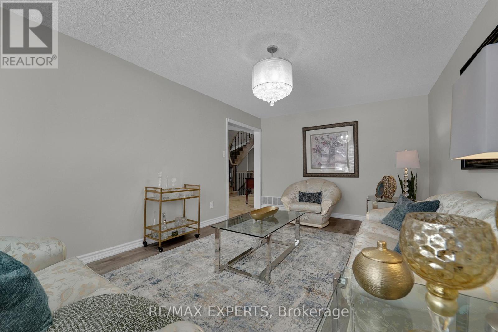 8 Chickadee Crescent, Brampton, Ontario  L6Z 3L5 - Photo 9 - W13088974