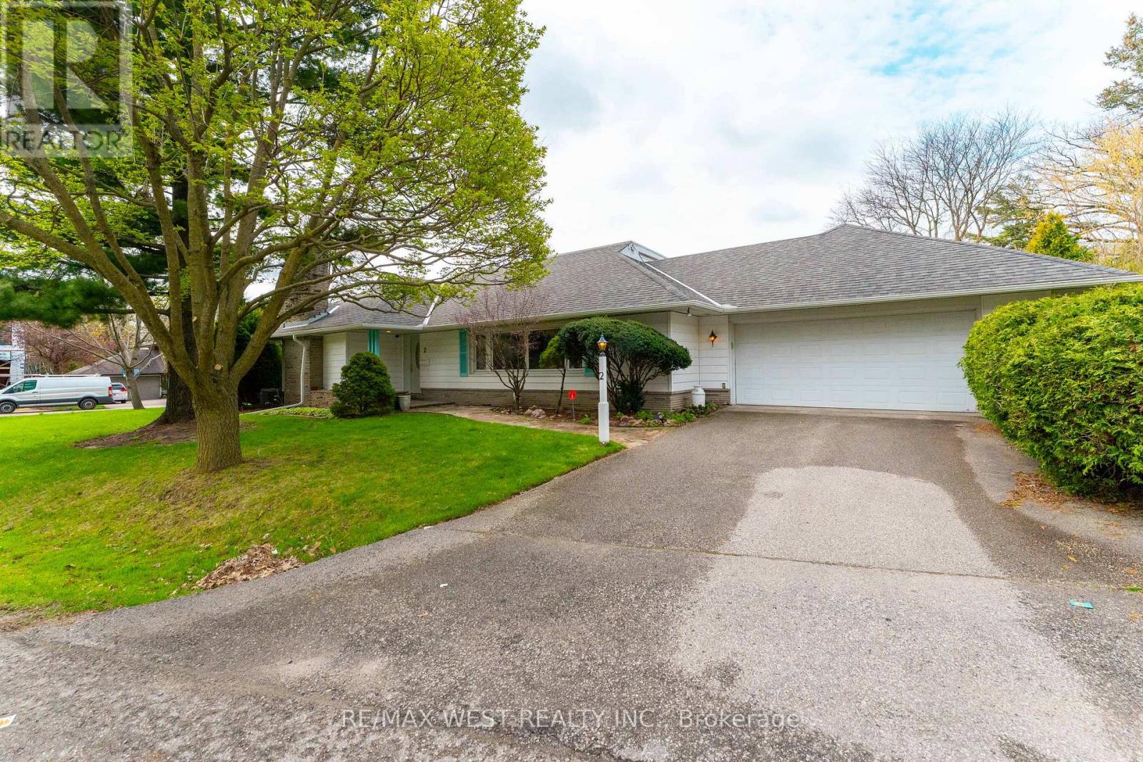 2 GREENFORD ROAD, Toronto, Ontario