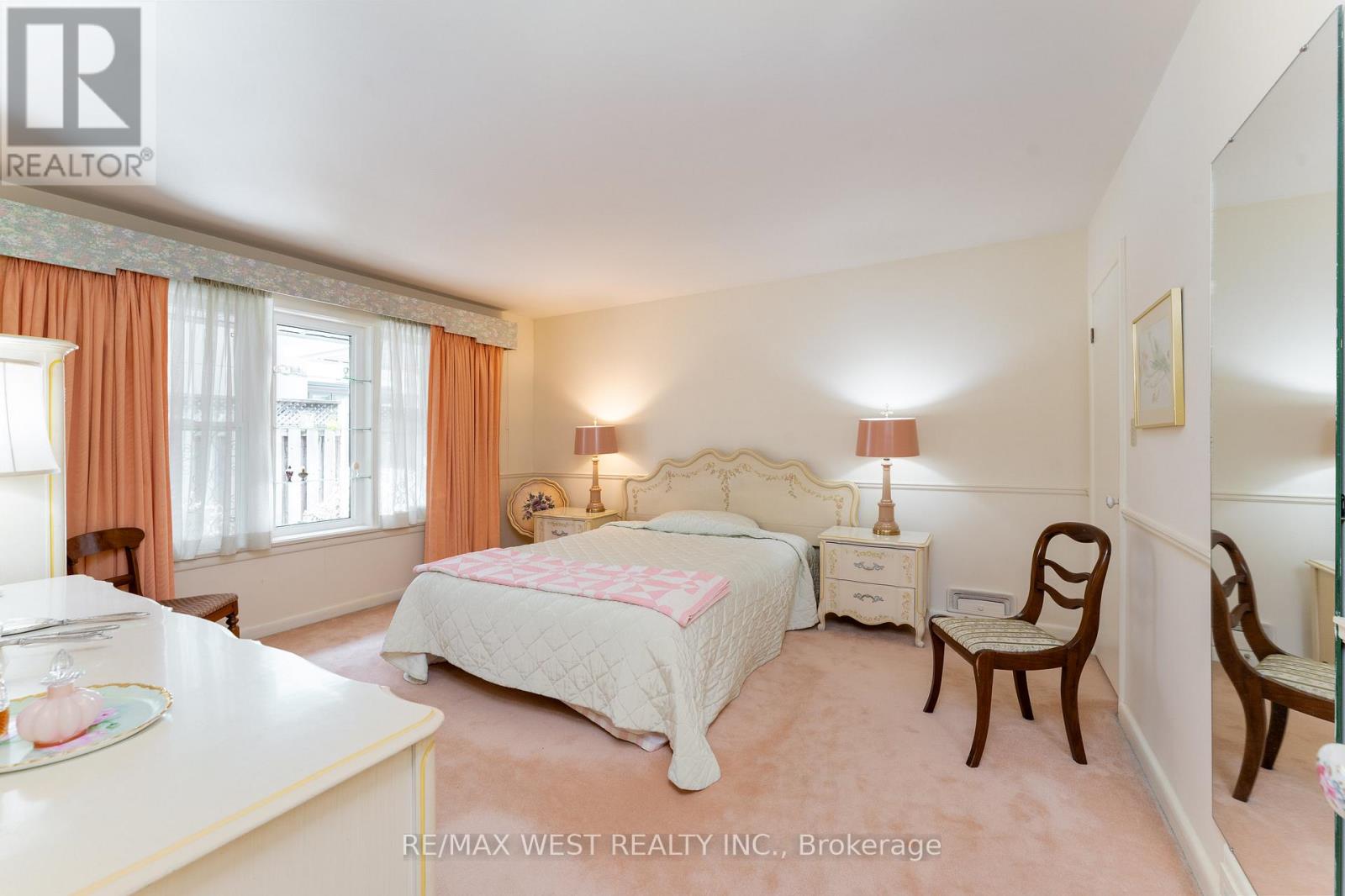 2 Greenford Road, Toronto, Ontario  M9A 3E6 - Photo 15 - W13088976