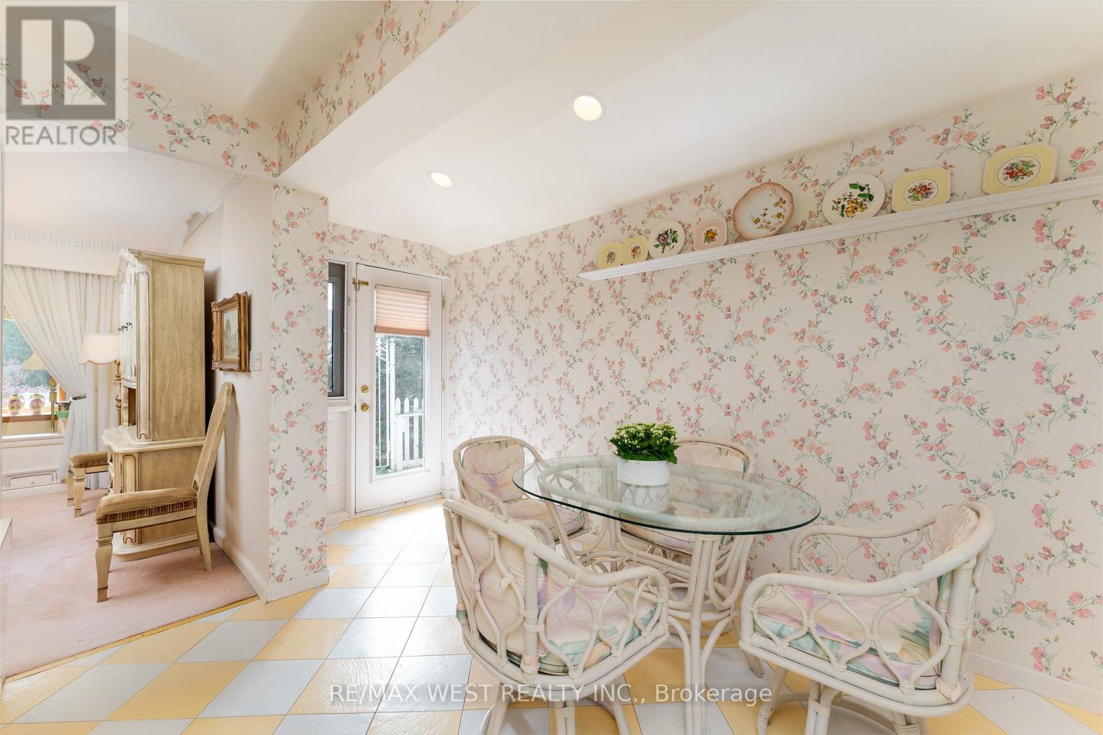 2 Greenford Road, Toronto, Ontario  M9A 3E6 - Photo 17 - W13088976