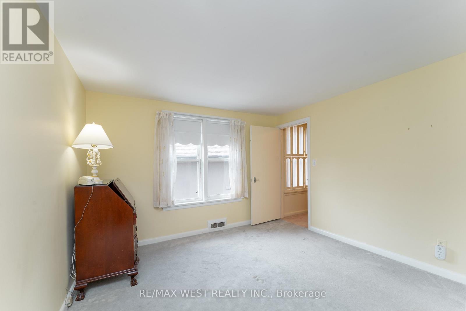 2 Greenford Road, Toronto, Ontario  M9A 3E6 - Photo 25 - W13088976