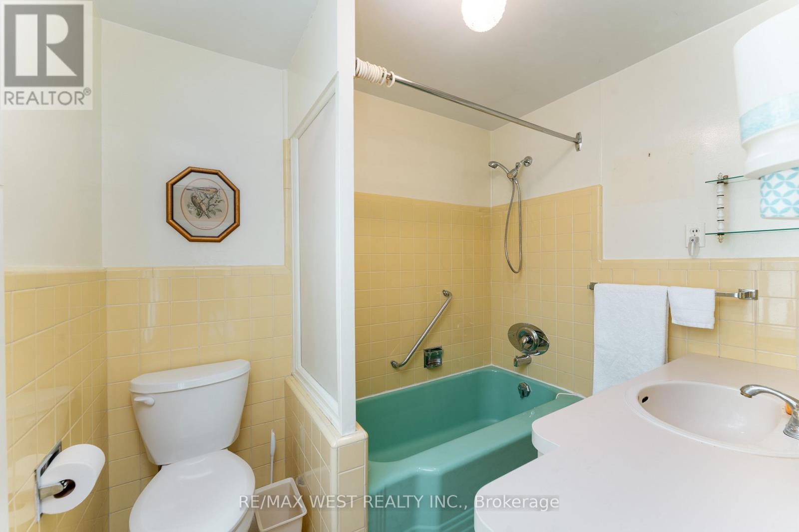 2 Greenford Road, Toronto, Ontario  M9A 3E6 - Photo 27 - W13088976