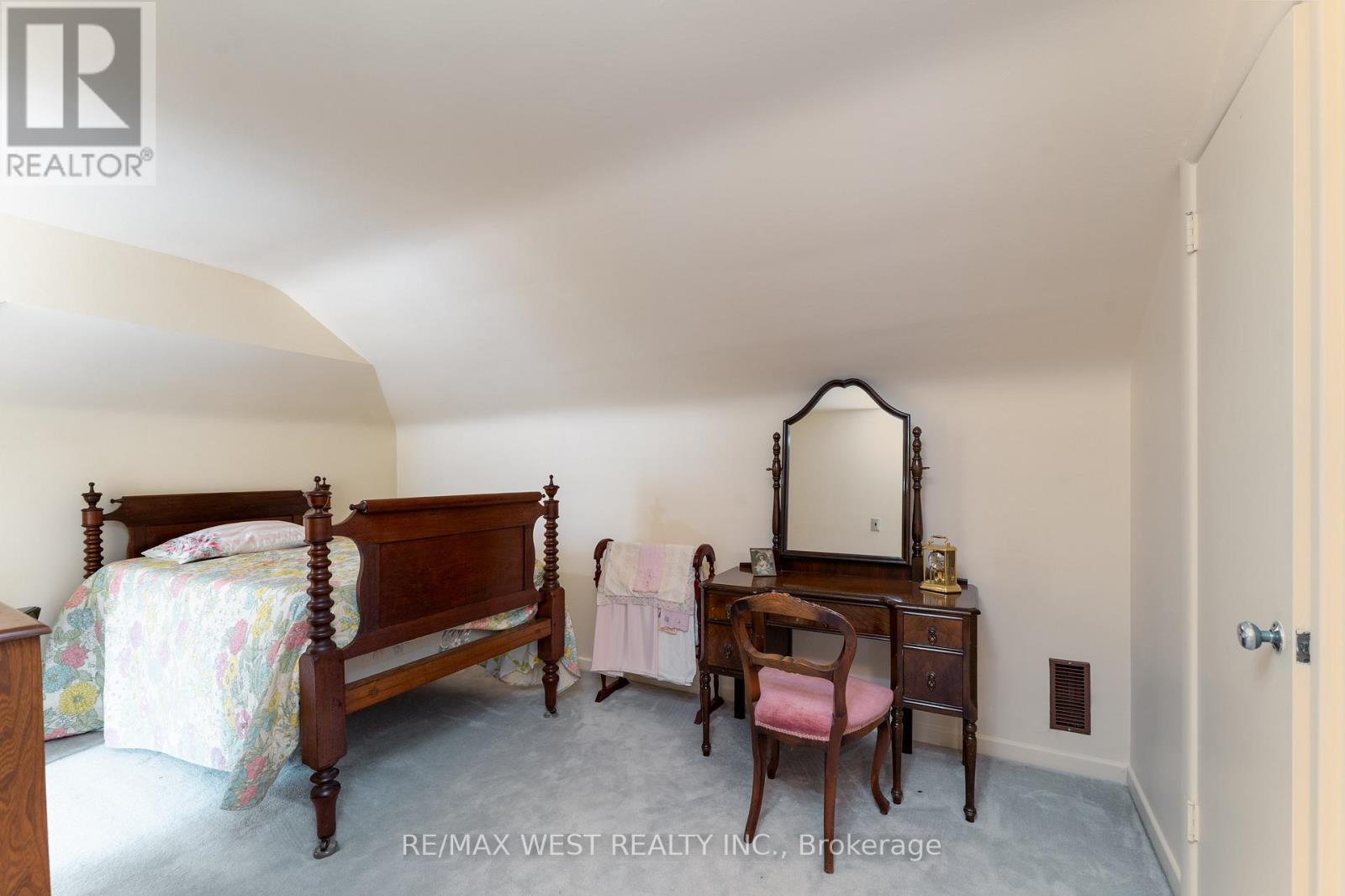 2 Greenford Road, Toronto, Ontario  M9A 3E6 - Photo 28 - W13088976
